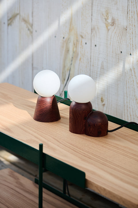 Lámpara de mesa A01